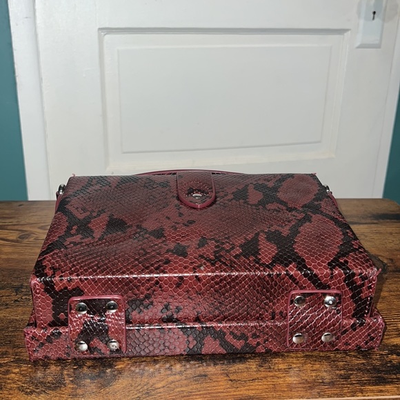 Zara Basic Python Train-case Purse - Picture 4 of 8